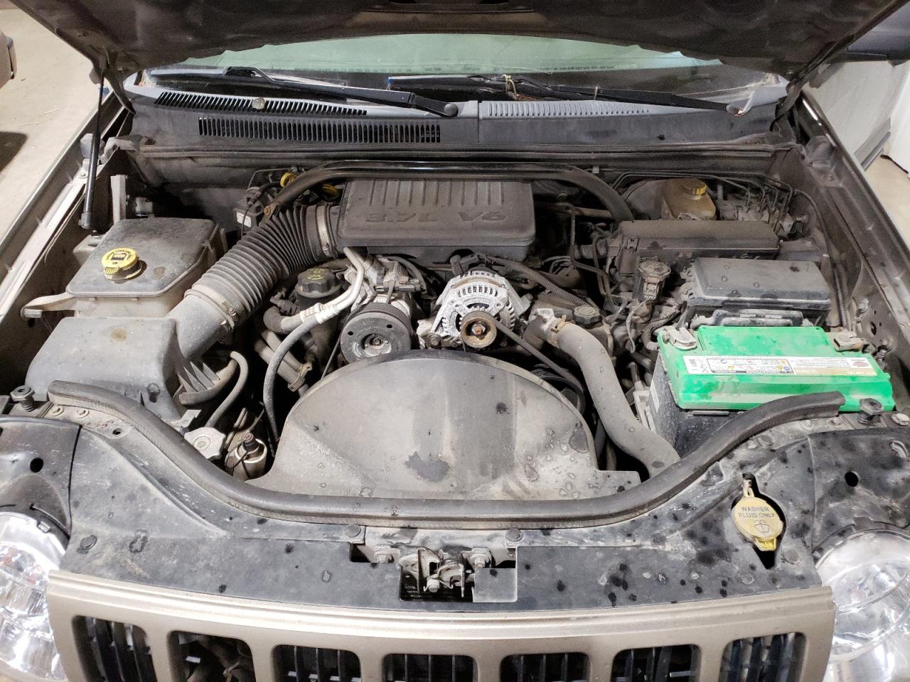 1J4GR48K75C670730 2005 Jeep Grand Cherokee Laredo