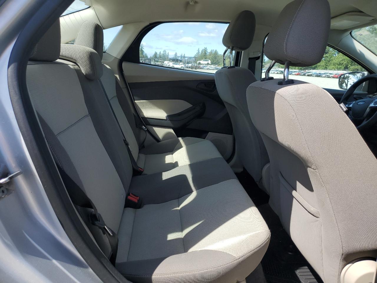 1FAHP3F23CL387452 2012 Ford Focus Se