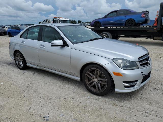 VIN WDDGF8AB6EA949992 2014 Mercedes-Benz C-Class, 3... no.4