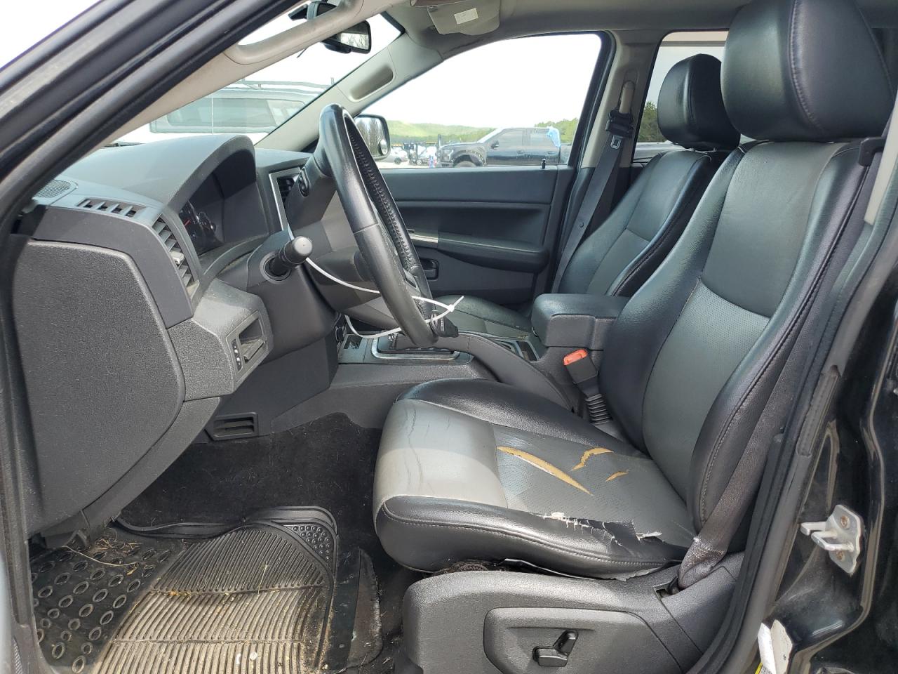 1J8GR48K08C227273 2008 Jeep Grand Cherokee Laredo