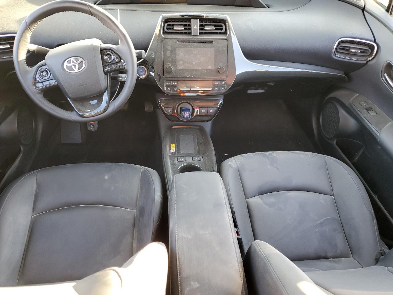 JTDKARFUXK3077562 2019 Toyota Prius