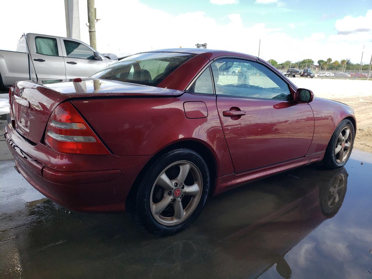 WDBKK65F12F265916 2002 Mercedes-Benz Slk 320