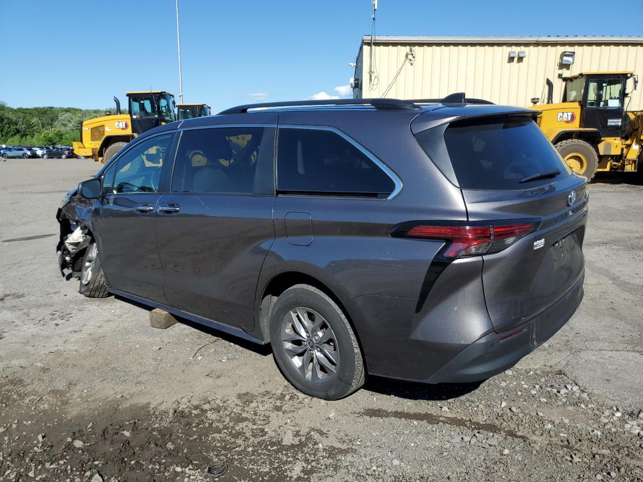 5TDYRKEC2NS100046 2022 Toyota Sienna Xle