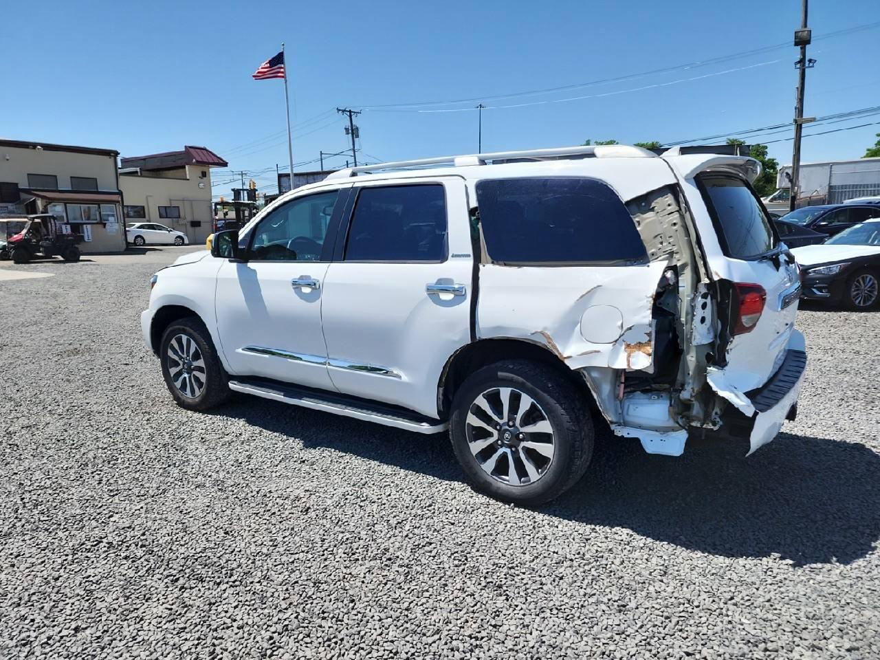 2018 Toyota Sequoia Limited vin: 5TDJY5G10JS158619