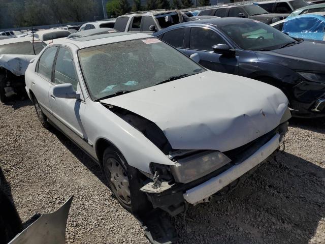 1996 Honda Accord Lx VIN: 1HGCD5633TA260960 Lot: 44066214