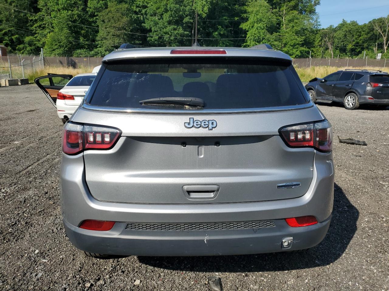 3C4NJCBB2JT469467 2018 Jeep Compass Latitude