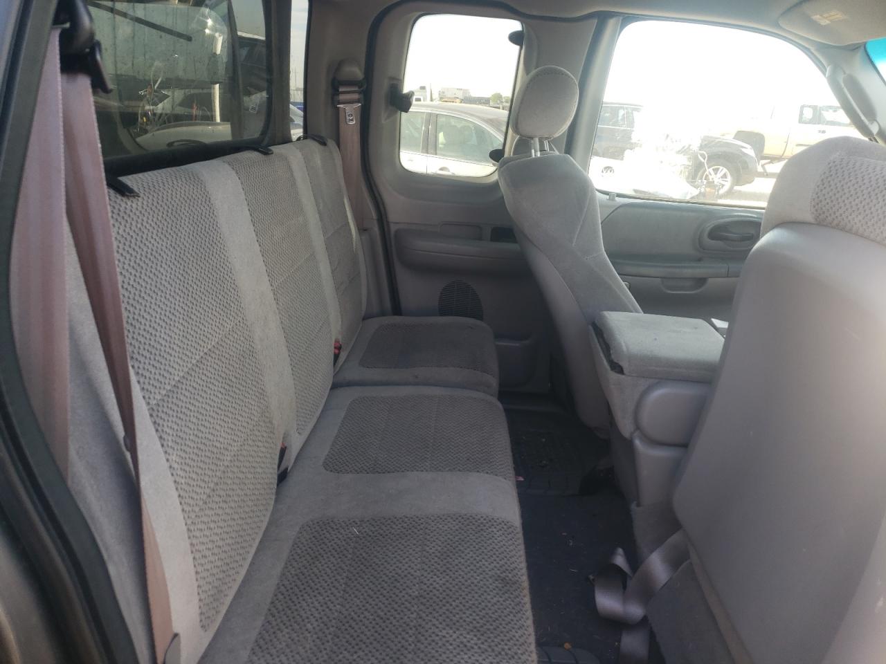 1FTRX17W32KC04642 2002 Ford F150