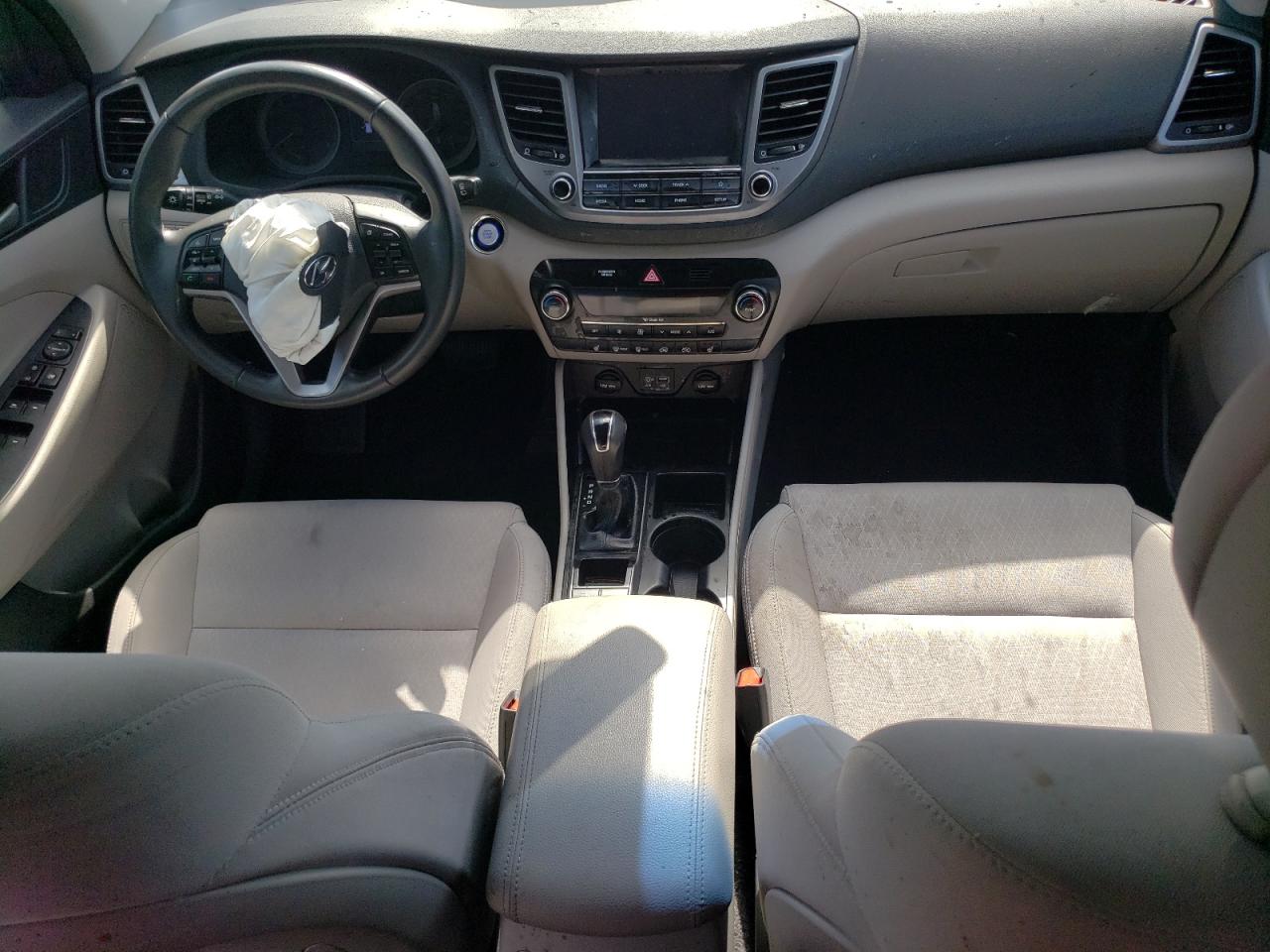 KM8J33AL9JU819679 2018 Hyundai Tucson Sport