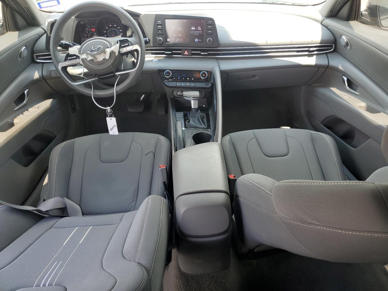 KMHLM4AGXNU339235 2022 Hyundai Elantra Sel