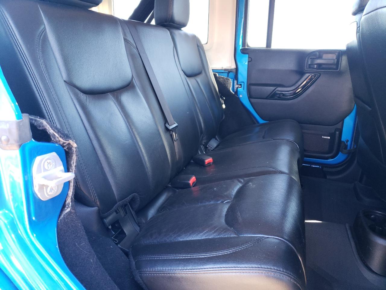 1C4BJWEG0EL282984 2014 Jeep Wrangler Unlimited Sahara