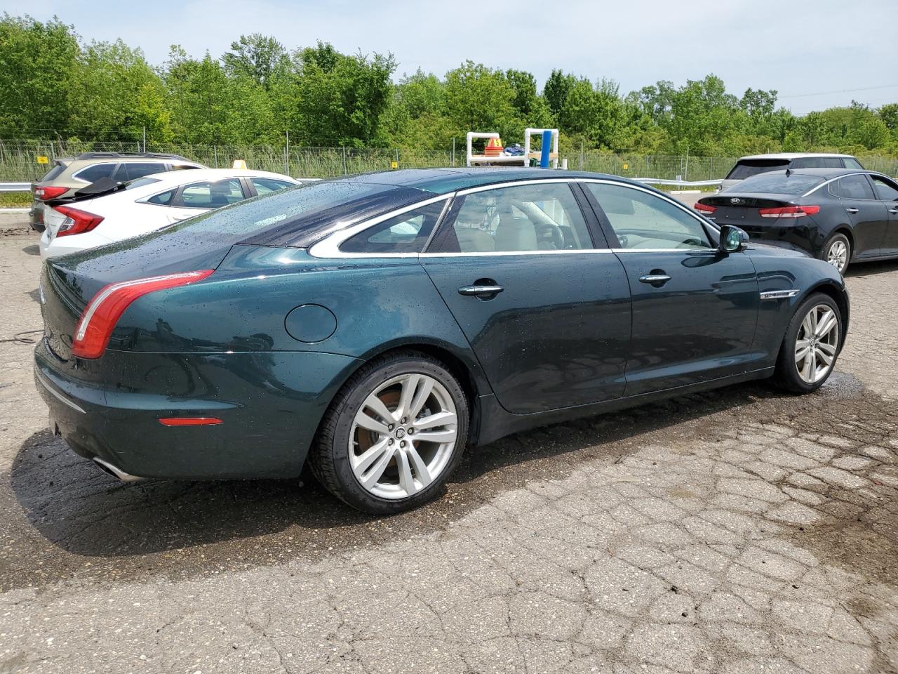 SAJWA2GB6CLV38085 2012 Jaguar Xjl