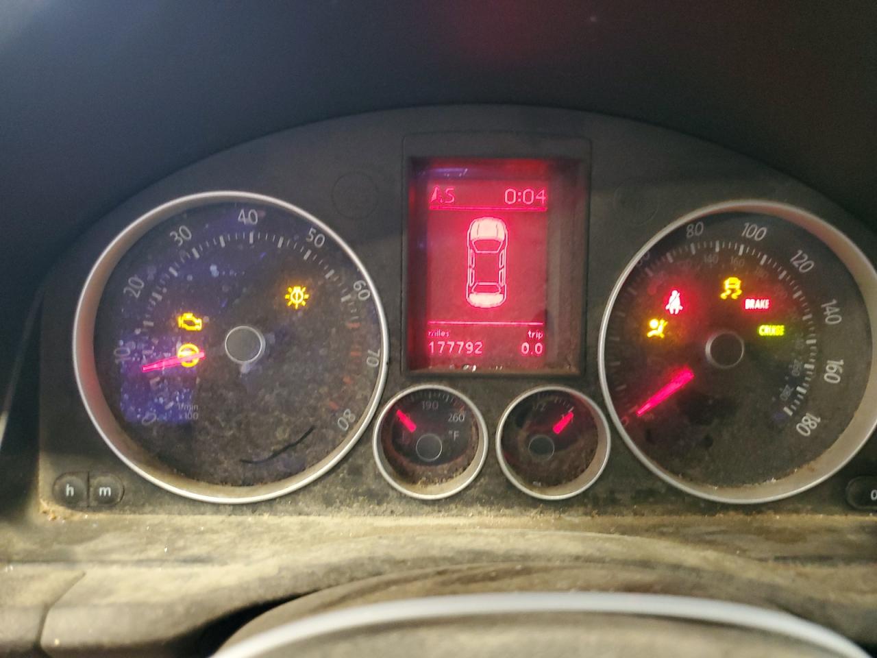 3VWXJ71K16M675783 2006 Volkswagen Jetta Gli Option Package 2