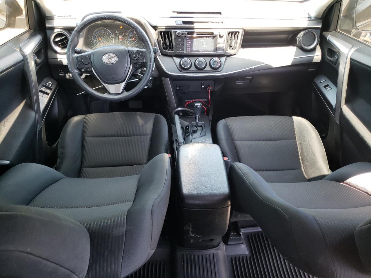 JTMZFREVXHJ125530 2017 Toyota Rav4 Le