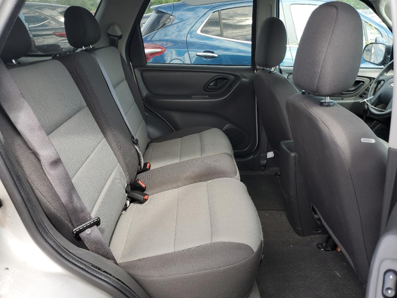 1FMCU92Z95KC23114 2005 Ford Escape Xls