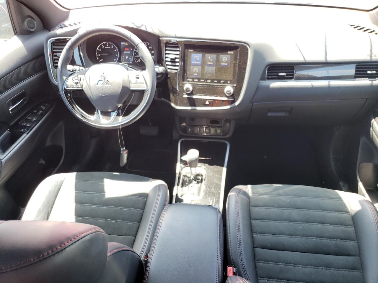 JA4AZ3A30LZ038780 2020 Mitsubishi Outlander Se