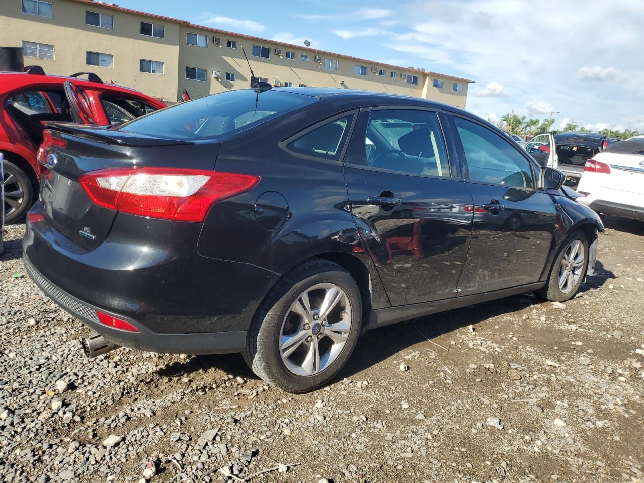 1FAHP3F29CL420468 2012 Ford Focus Se