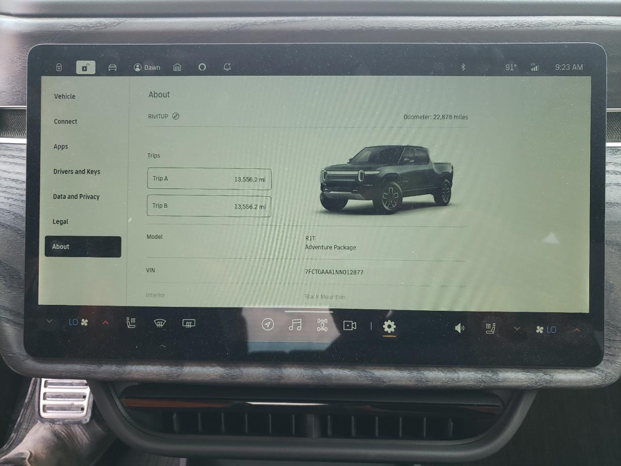 RIVIAN R1T ADVENTURE