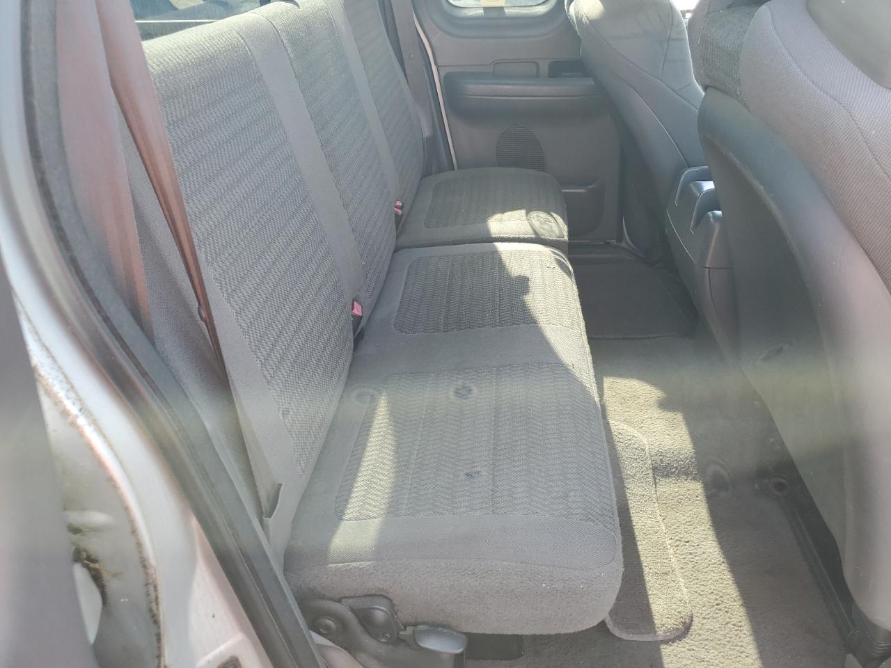 2FTRX17222CA19564 2002 Ford F150