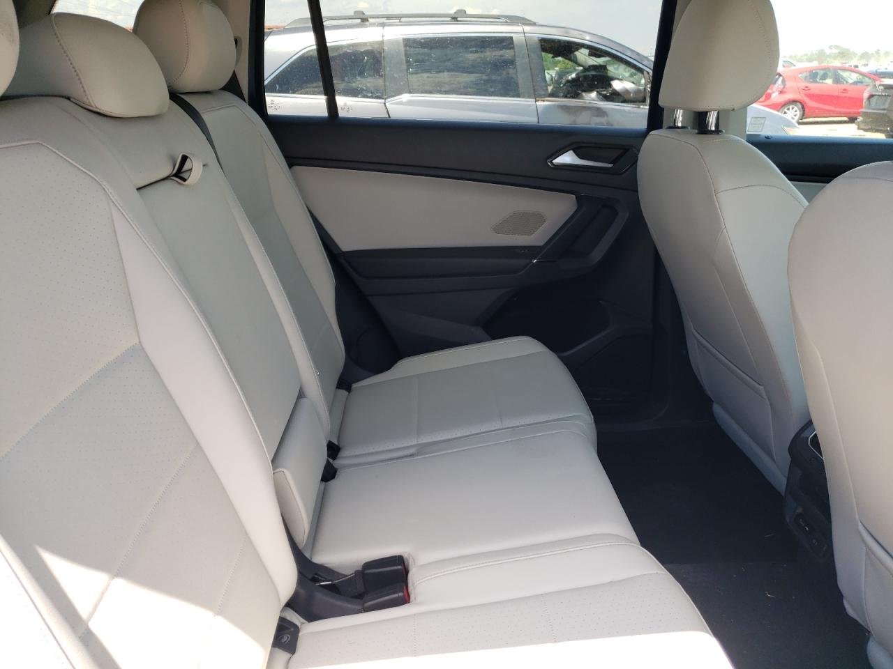 3VV2B7AX9JM081488 2018 Volkswagen Tiguan Se