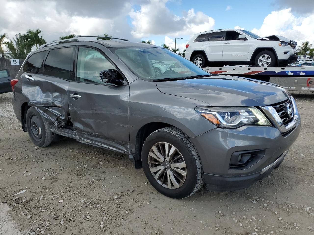 5N1DR2MN3JC679038 2018 Nissan Pathfinder S