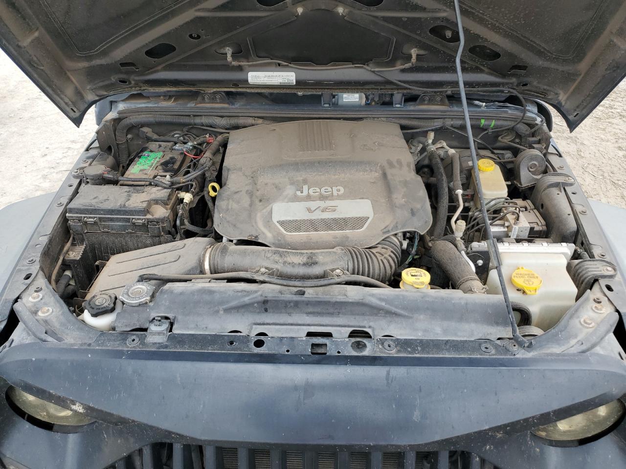 1C4BJWDG4GL116164 2016 Jeep Wrangler Unlimited Sport