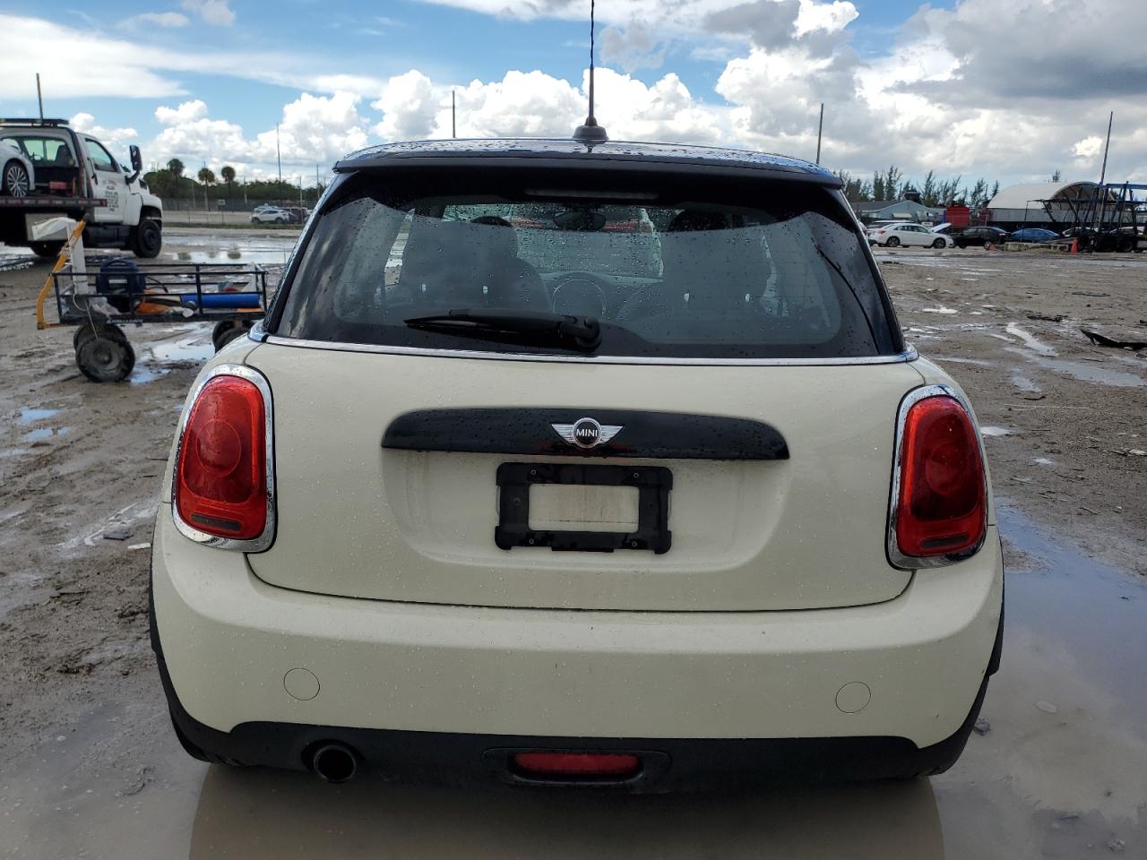 WMWXP5C30H2G60875 2017 Mini Cooper