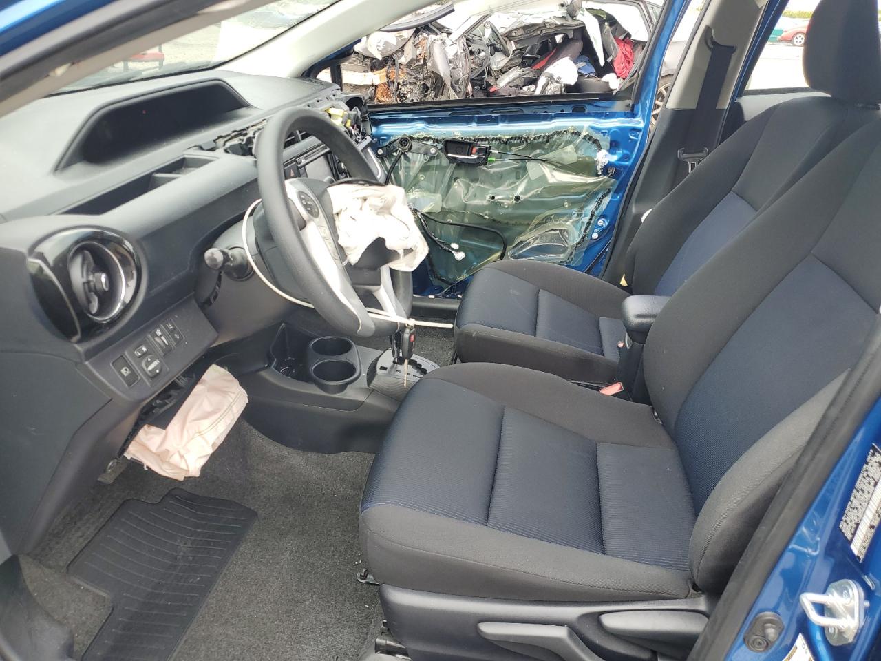 JTDKDTB34H1596998 2017 Toyota Prius C