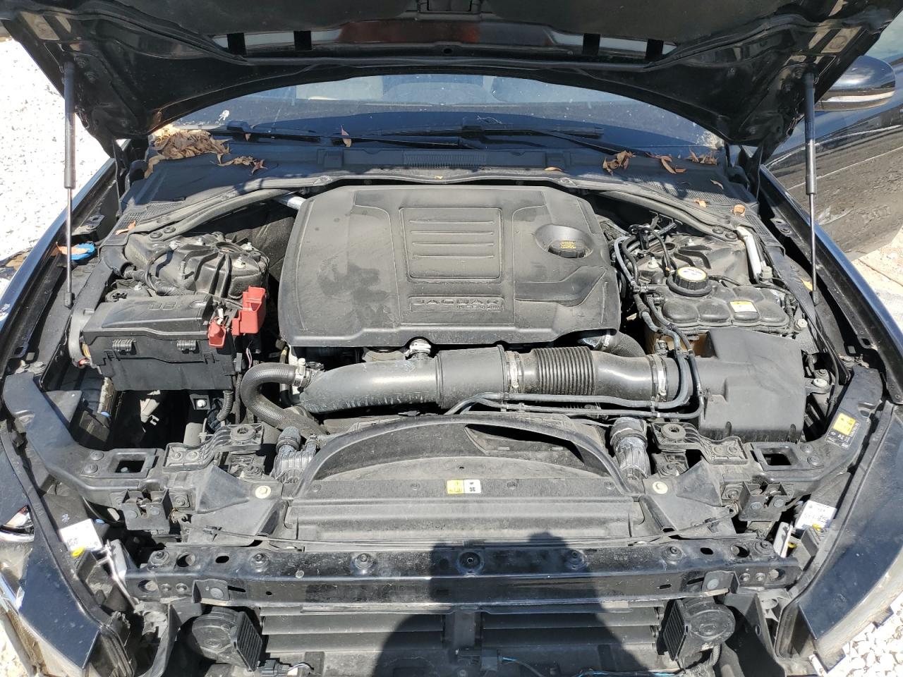 SAJAF4FX4JCP37508 2018 Jaguar Xe R - Sport