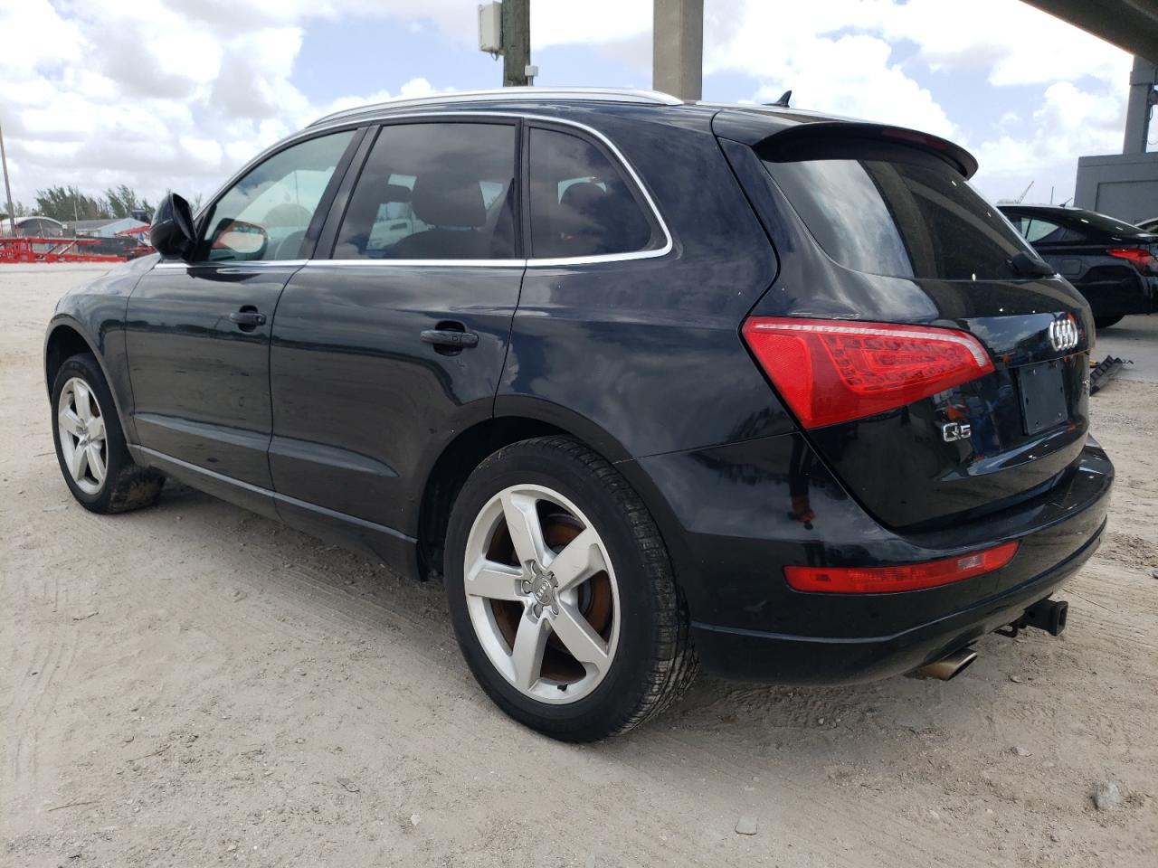 WA1LKAFP8AA104579 2010 Audi Q5 Premium Plus