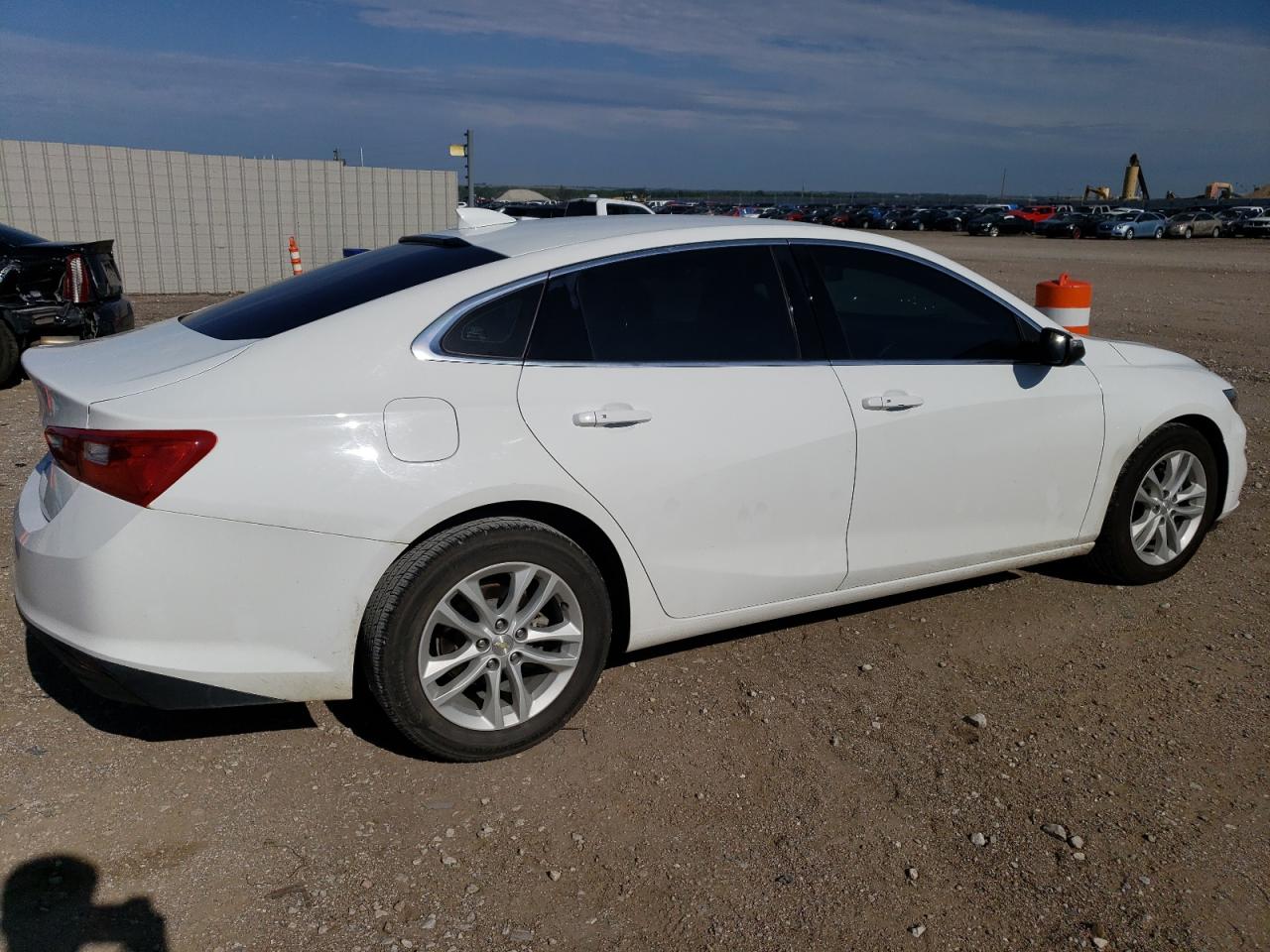 1G1ZE5ST5GF351077 2016 Chevrolet Malibu Lt