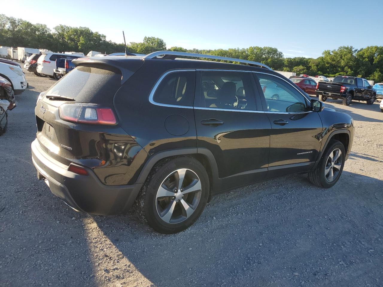 2019 Jeep Cherokee Limited vin: 1C4PJMDX9KD155586