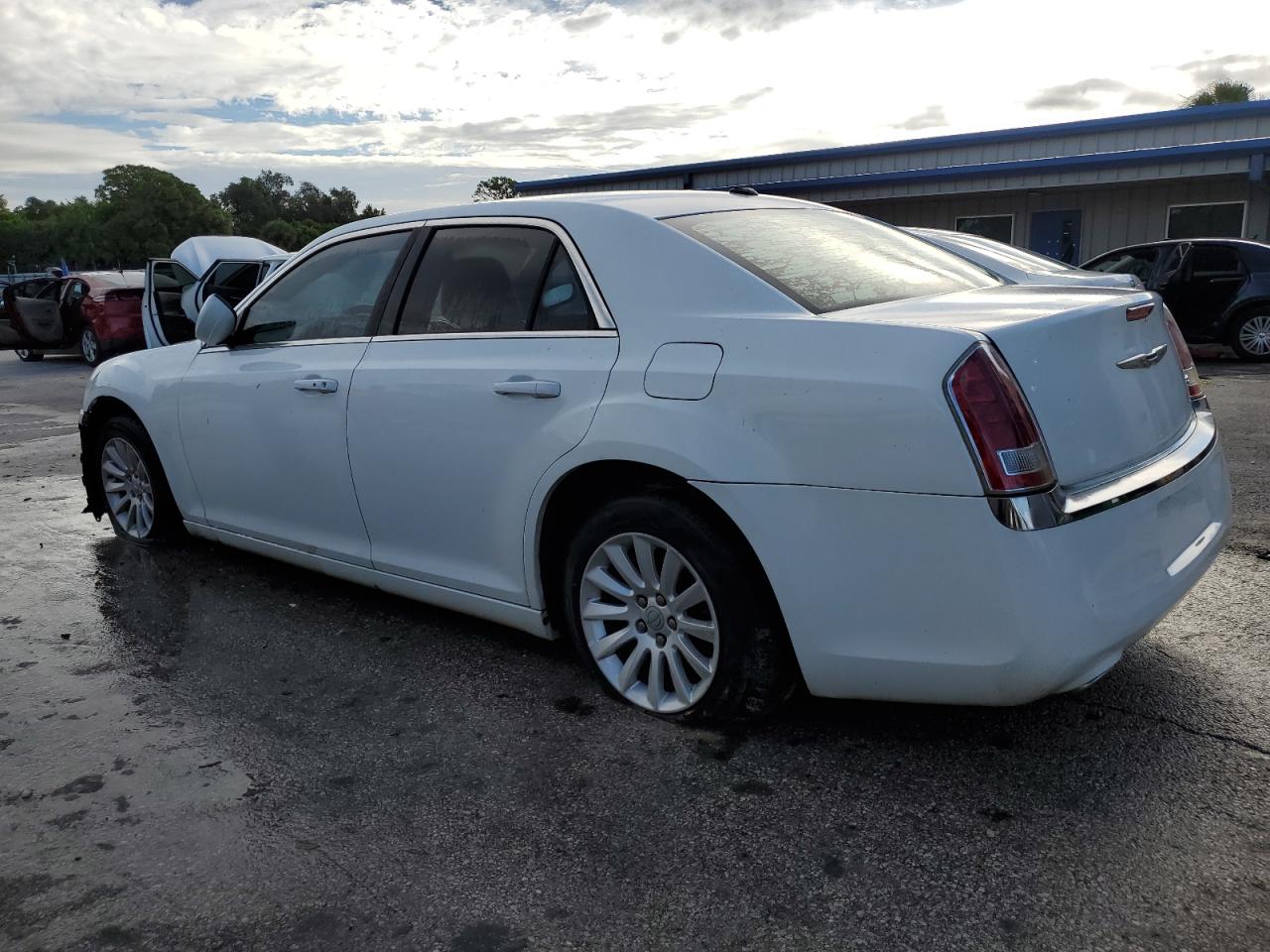 2C3CCAAGXDH506981 2013 Chrysler 300