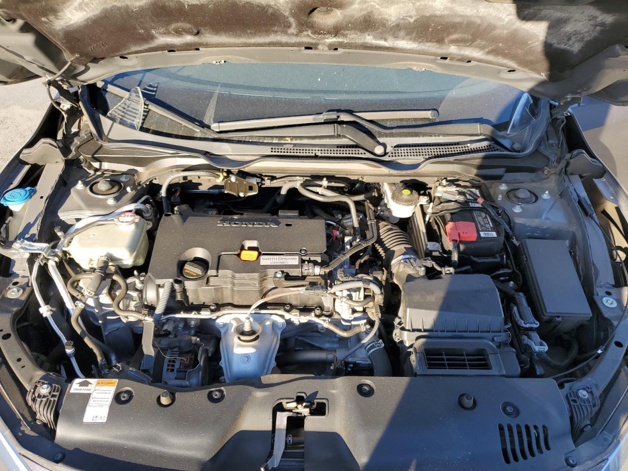 2018 Honda Civic Lx vin: 2HGFC2F57JH520579