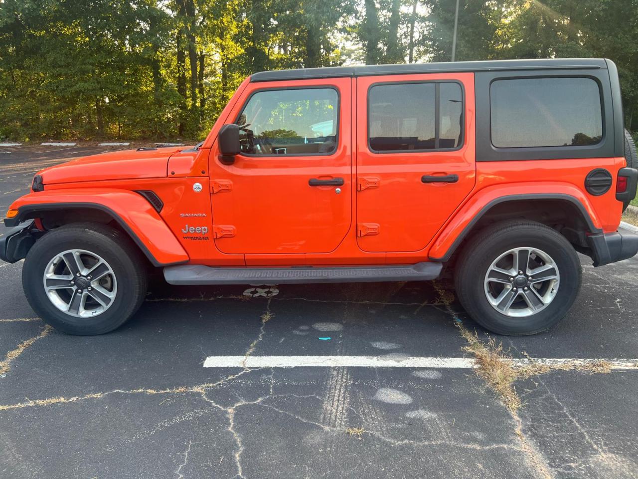 2019 Jeep Wrangler Unlimited Sahara vin: 1C4HJXEG7KW684642