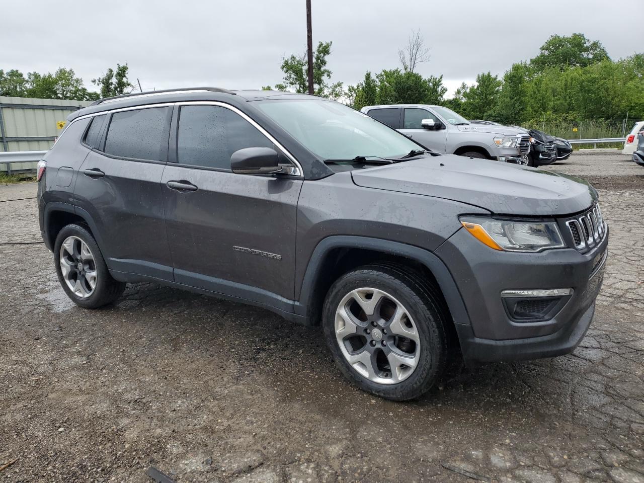 2018 Jeep Compass Limited vin: 3C4NJDCB3JT266107