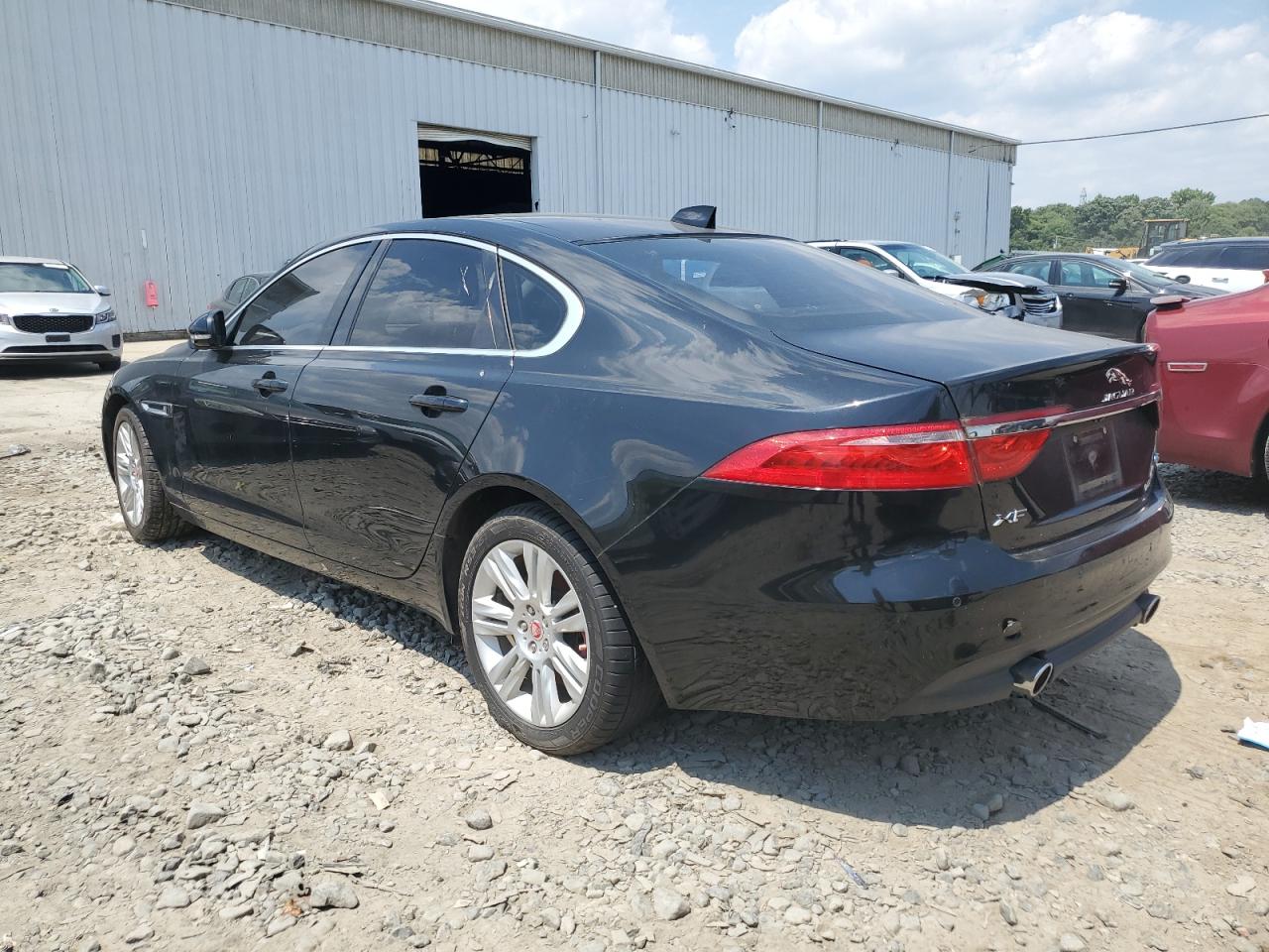 2016 Jaguar Xf Premium vin: SAJBD4BV1GCY13418