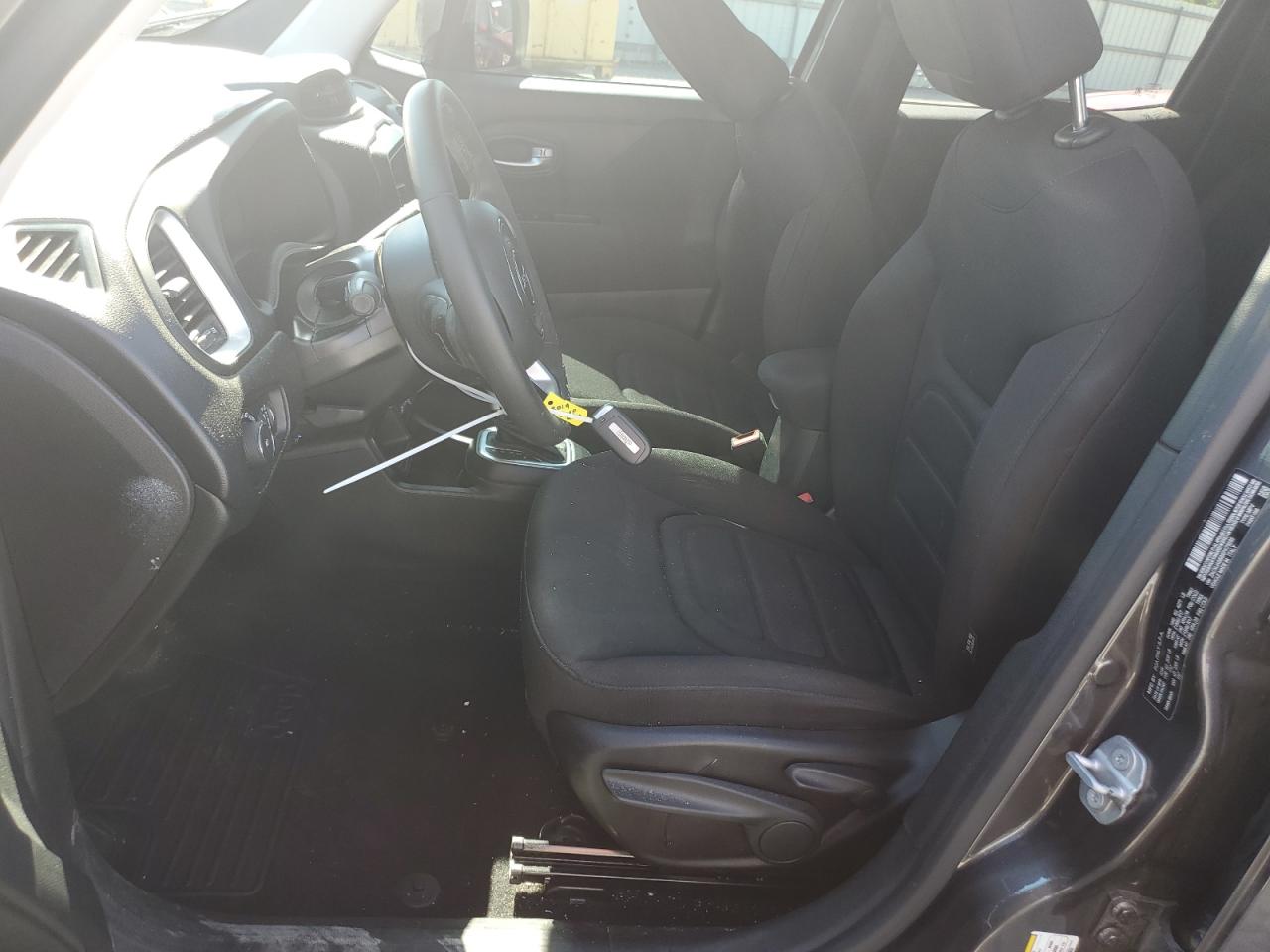 ZACNJABB8KPK79585 2019 Jeep Renegade Latitude