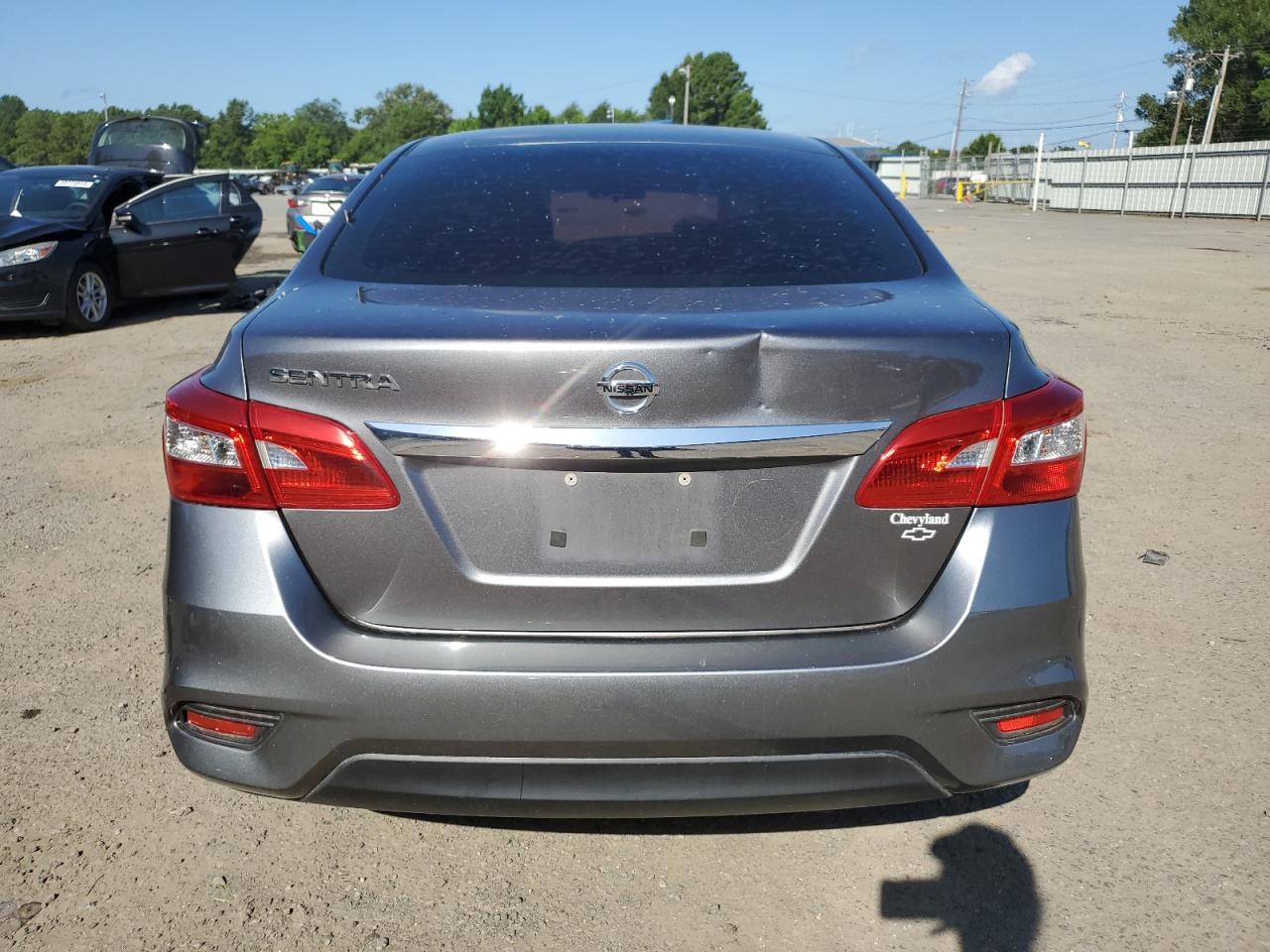 2018 Nissan Sentra S vin: 3N1AB7AP5JY269642