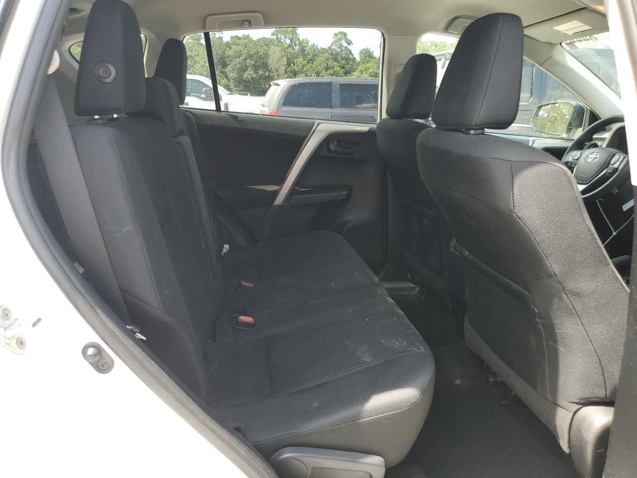 2T3ZFREV6HW374893 2017 Toyota Rav4 Le