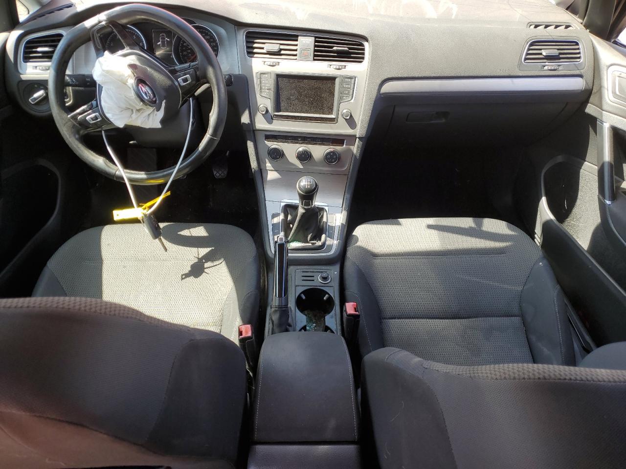 3VW117AUXHM031144 2017 Volkswagen Golf S