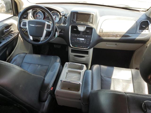 2014 Chrysler Town & Country - Image 8