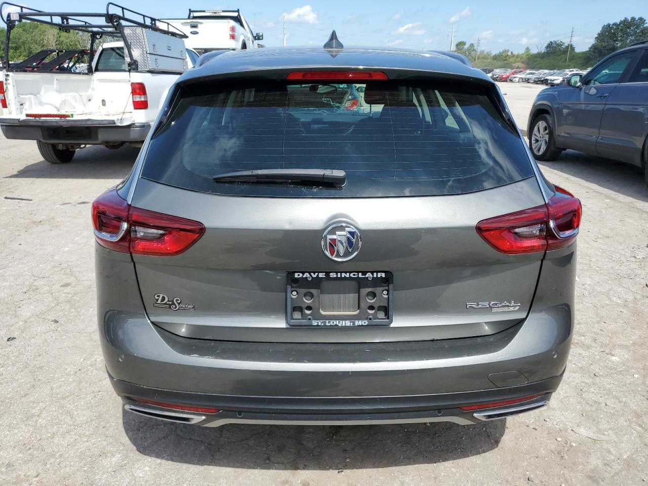 W04GU8SX2K1026702 2019 Buick Regal Tourx Preferred