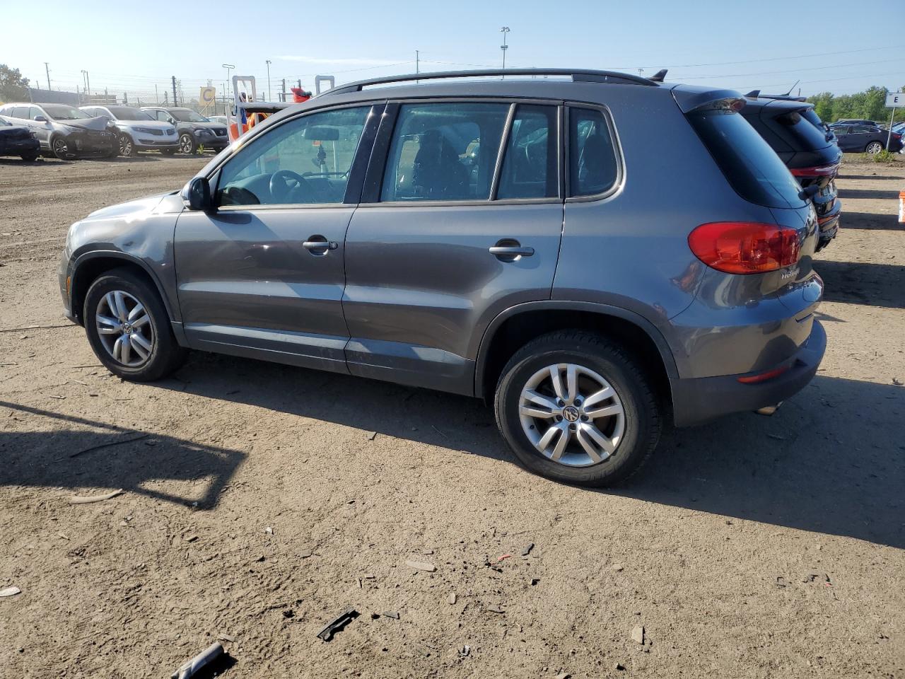 2015 Volkswagen Tiguan S vin: WVGBV7AX2FW116090