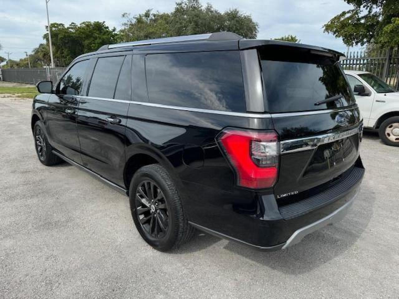 2019 Ford Expedition Max Limited vin: 1FMJK1KT9KEA42633