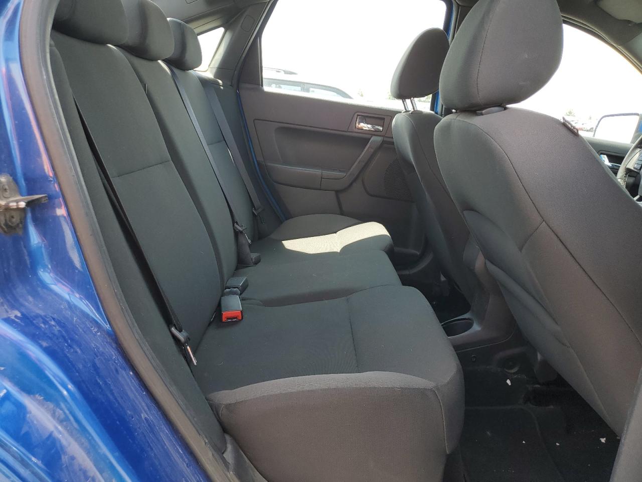 1FAHP3GN9AW270592 2010 Ford Focus Ses