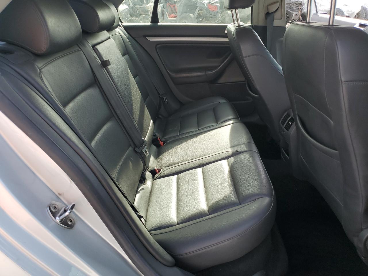 3VWRJ71K78M196019 2008 Volkswagen Jetta Wolfsburg