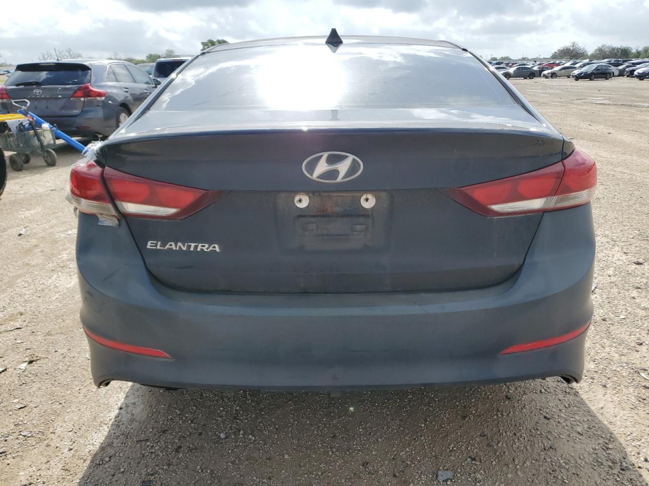 2018 Hyundai Elantra Sel vin: 5NPD84LF4JH315888