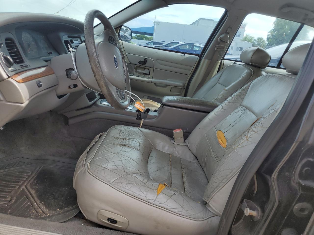 2FAFP74W22X100110 2002 Ford Crown Victoria Lx