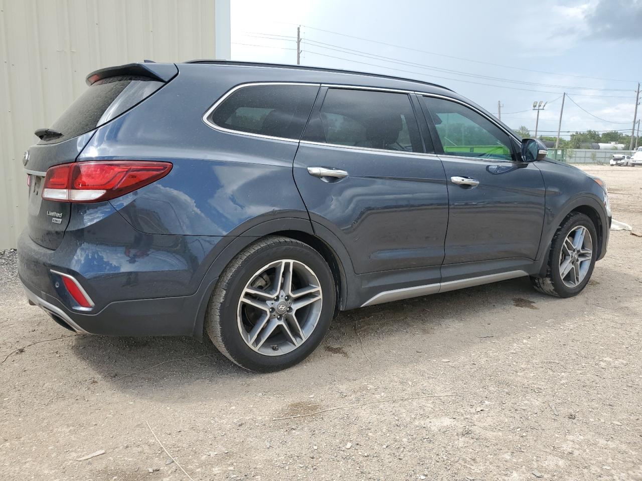 2017 Hyundai Santa Fe Se Ultimate vin: KM8SR4HF2HU223333