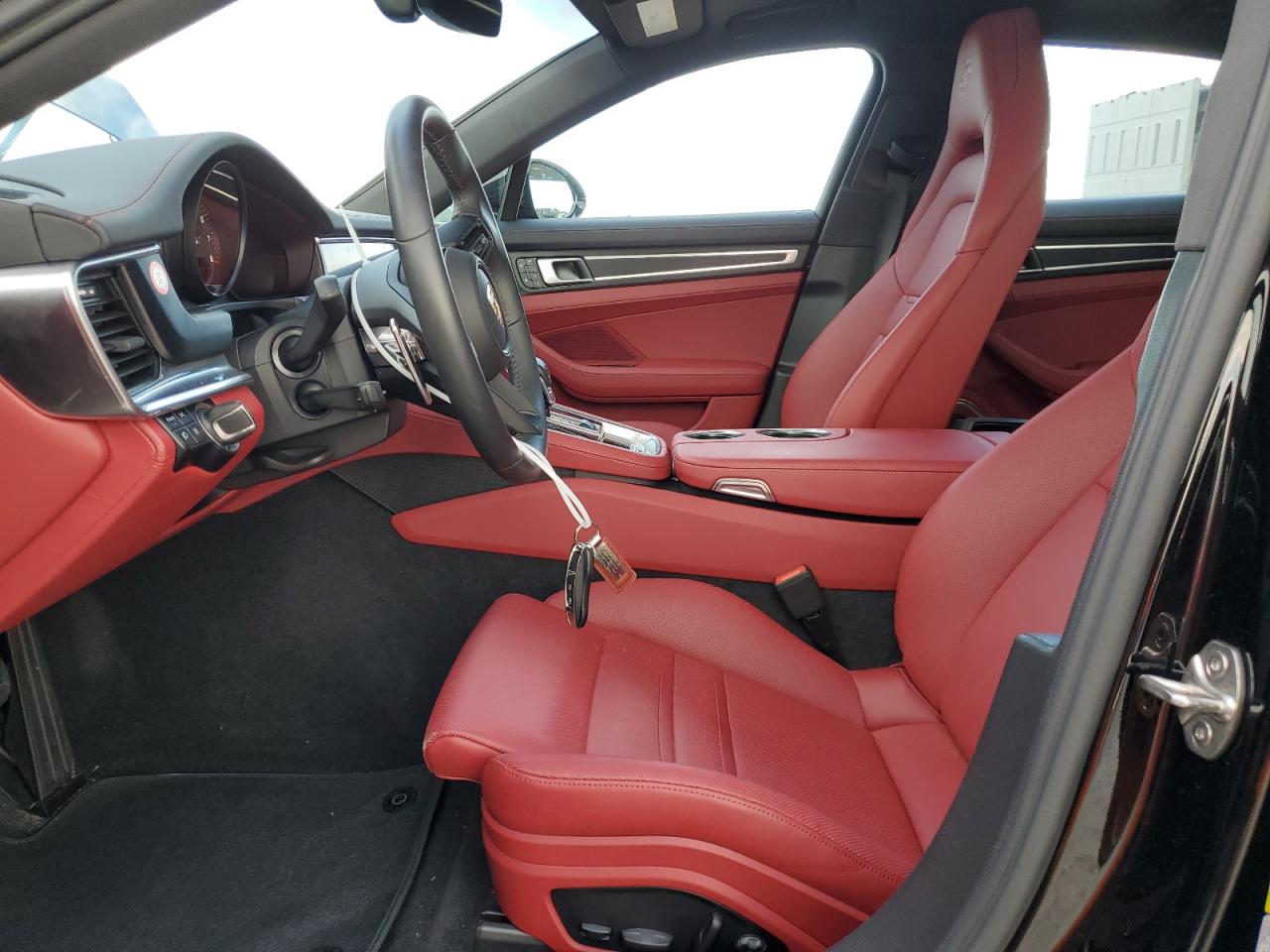 WP0AJ2A76PL103926 2023 Porsche Panamera Base